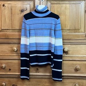ELLEMENNO Turtleneck Striped Sweater in Blue